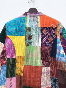 Chaqueta Acolchada Reversible de Seda con Diseño de Patchwork, Chaqueta Corta con Cuello Alto para Mujer, Estilo Indio - Product Image 4