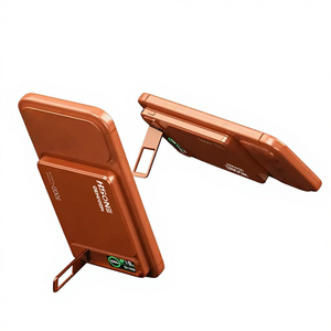 แบตสำรองแม่เหล็กฉุกเฉิน LC1C2 ความจุ 5000mAh 10000mAh พร้อมหน้าจอ TFT แม่เหล็ก N52 ชาร์จได้ 3 ระบบ และจ่ายไฟเร็ว 20W - Product Image 5