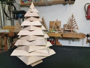 ARBRE DE NOËL EN BOIS DÉCORATION ÉCOLOGIQUE CADEAU FAIT MAIN Arbre en bois ornemental Fabriqué en cerisier un arbre pour toute saison - Product Image 5