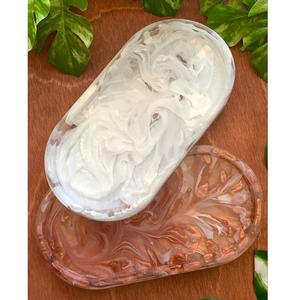 Plateau décoratif en résine avec un design artistique Plateau de service pour gâteaux, jus et aliments Pour la maison et l'hôtel - Product Image 1