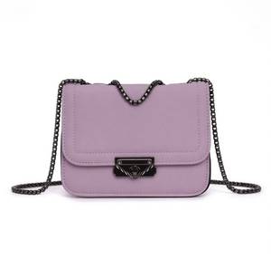Borsa a Tracolla in Pelle con Catena per Donna - Product Image 2