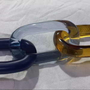 Eslabones de Cadena de Resina Extra Grandes de Dos Tonos con Diseño de Arte Popular que Resalta la Variedad de Colores para Decoración del Hogar - Product Image 1