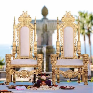 Elegante SILLA DE novio de novia con alas, sillas de alas talladas doradas de diseñador, sillas de alas de boda plisadas doradas con estilo - Product Image 1