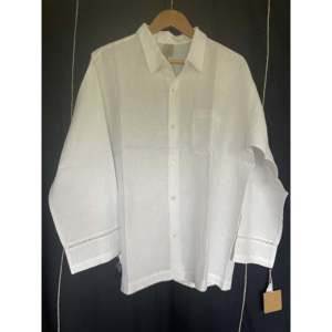 Camisa Blanca Informal para Mujer, 100% Lino, con Encaje de Algodón Popelín, Decoración de Botones, Técnica de Tejido Plisado, Talla XL, para la Temporada - Product Image 1