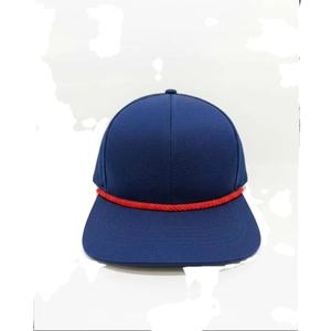 Gorra Snapback con Cuerda Trenzada Personalizable al por Mayor, Gorra de Béisbol Estructurada de Sarga de Algodón de Alta Calidad con Detalle de Cuerda Trenzada - Product Image 1