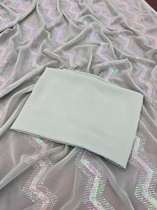 Saree en fausse georgette de haute qualité avec chemisier brodé Vêtements indiens et pakistanais de luxe à l'exportation disponibles à la vente - Product Image 2