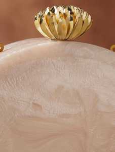 Pochette en résine moderne de haute qualité |   Pochette de soirée de mariage faite à la main pour femme |   Imperméable, Écologique, Personnalisable - Product Image 6