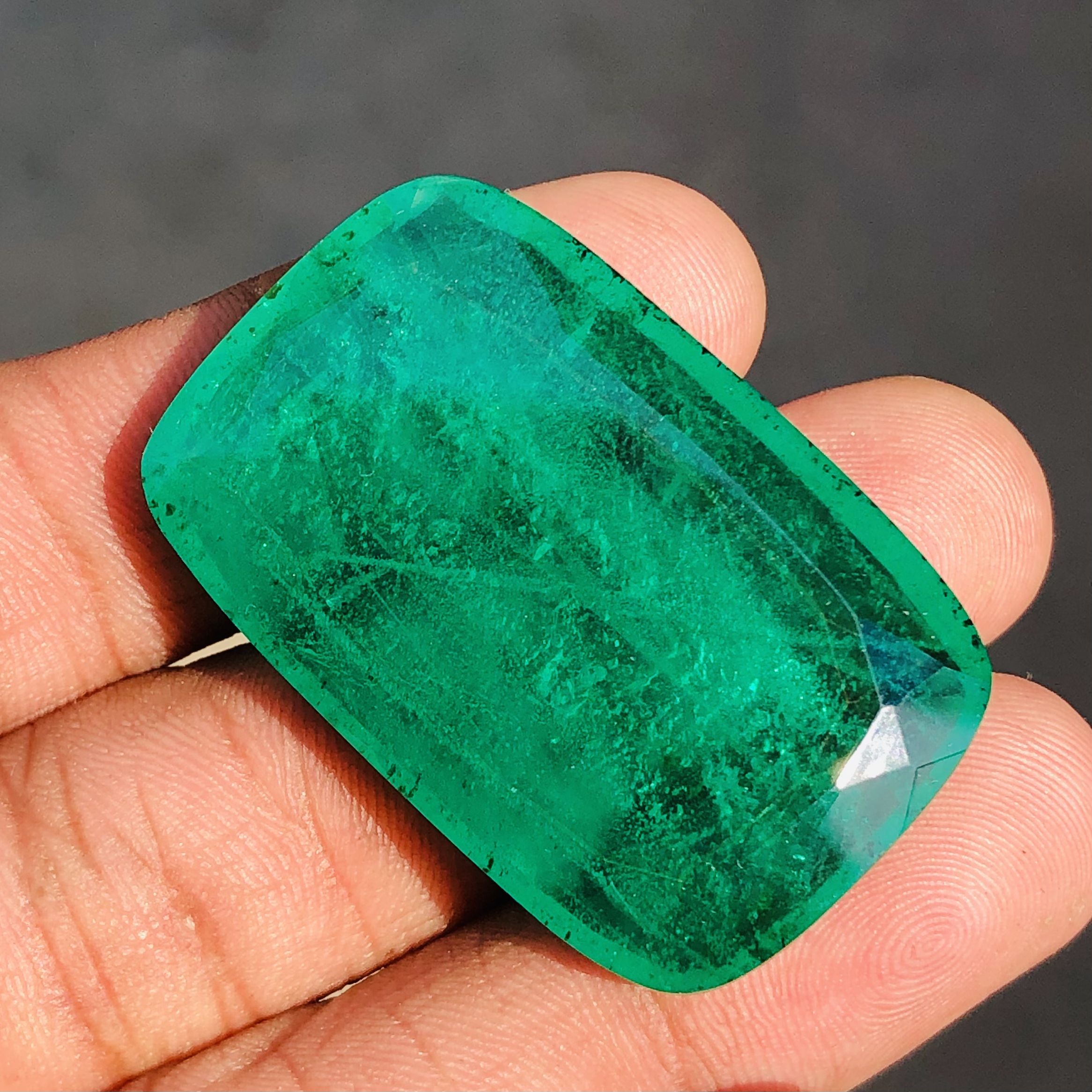 สีเขียว