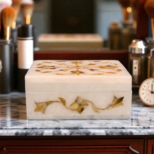 กล่องเครื่องประดับทรงหกเหลี่ยมทำด้วยมือสีขาวสุดหรู | เครื่องประดับมุกสีเหลืองและฝังดอกไม้อัญมณี | หินตกแต่งแบบ Pietra Dura - Product Image 1