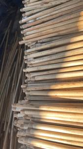 Les balais en bois sont fabriqués au Vietnam en grande quantité - Product Image 6