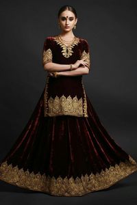 Nouvelle robe élégante brodée en or sur KURTA & LEHENGA embellit les perles de verre en cristal, DABKA pour les tenues de fête/mariage @ 2022 - Product Image 2