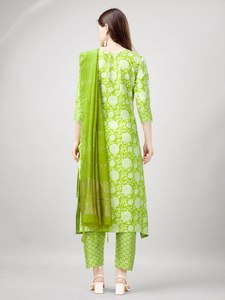 Tissu de rayonne lourde imprimé numérique couleur perroquet avec motif à manches longues taille libre NICE Kurti meilleur service de qualité fourni par nous - Product Image 4