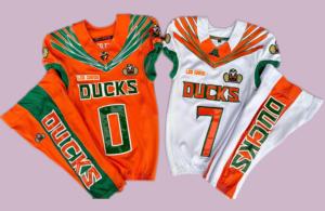 ชุดยูนิฟอร์มอเมริกันฟุตบอลขายส่งปี 2024 แห้งเร็ว ระบายอากาศได้ดี ป้องกันแบคทีเรีย โพลีเอสเตอร์ 100% รับทำโลโก้ตามสั่ง ชุดพร้อมไซส์ ดีไซน์ใหม่ รับผลิตแบบ OEM - Product Image 2