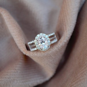 Anillo de declaración de piedra moissanita de corte ovalado Plata de Ley 925 hecha a mano joyería de compromiso de moda para mujer - Product Image 6