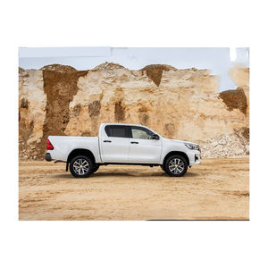 Camioneta pickup Toyotai Hilux a la venta, respetuosa con el medio ambiente con motor Turbo RWD, asientos de cuero interiores ligeros, bajas emisiones - Product Image 3