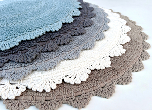 Alfombra de baño redonda de ganchillo de algodón 100%, alfombrilla de baño de lujo hecha a mano con borde decorativo suave y absorbente para uso doméstico o hotelero - Product Image 2