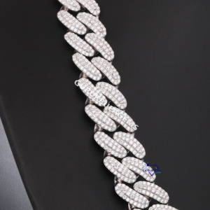 สายสร้อยเชื่อมเพชรสไตล์คิวบาน18มม. ทำจากเงินสเตอลิง925 - Product Image 3