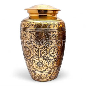 Urne de crémation pour adultes classique dorée gravée à la main en laiton fabricant en vrac de fournitures funéraires détaillées - Product Image 1