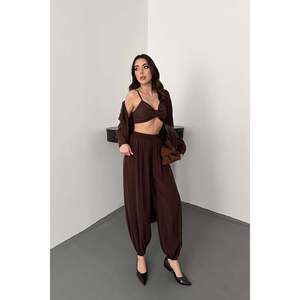 Conjunto de Tres Piezas con Detalles en Gipe Marrón - Marrón - Product Image 2
