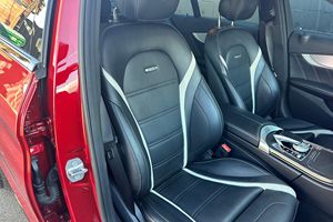 Mercedes-AMG C63 S berline 2021 d'occasion, 21 800 miles, 503 ch, V8 biturbo, finition rouge cardinal métallisé, très bien équipée - Product Image 5