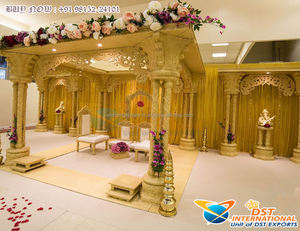 Magnífico Mandap de Madera para Decoración de Bodas Gujarati, Elegantes Bodas, Mandap de Madera Tallada, Mandap de Madera Clásico para Bodas en Canadá - Product Image 3