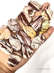 Pierre précieuse en jaspe zébré, cabochon, forme et taille variées, environ 20 à 30 mm. - Product Image 3