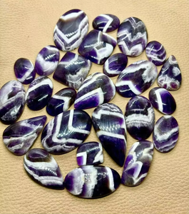 หินขัดอเมทิสต์ธรรมชาติหลายขนาดสำหรับทำเครื่องประดับขายส่ง - Product Image 5