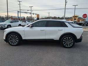 Cadillac LYRIQ Sport 2 AWD 2024, Vehículo Eléctrico, Autonomía NEDC de 501-600 km, Motor de 300 kW+, Batería de 90-110 kWh, Tracción en las 4 Ruedas - Product Image 3