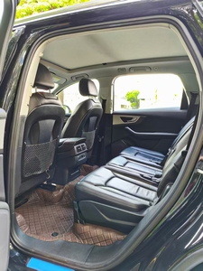 รถยนต์ออดี้ คิว7 ปี 2017 เครื่องยนต์ 3.0 ลิตร เทอร์โบ เกียร์อัตโนมัติ พวงมาลัยซ้าย ระบบขับเคลื่อนล้อหน้า เบาะหนัง สีเข้ม - Product Image 4