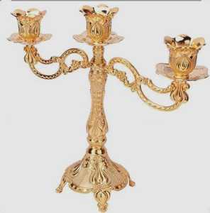 Portavelas de metal chapado en oro Soporte decorativo hecho a mano para candelabro Mejor fabricación en precio al por mayor - Product Image 3