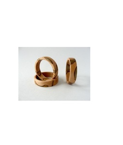 Rond de serviette en bois sculpté à la main pour la décoration de table à manger bohème avec un design ethnique traditionnel artisanal unique - Product Image 4