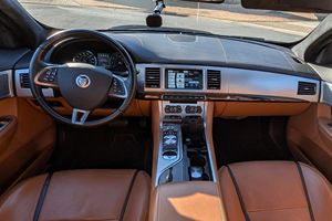 Jaguar XF Supercharged 2012 d'occasion en excellent état, sans accident, conduite à gauche/droite - Product Image 4