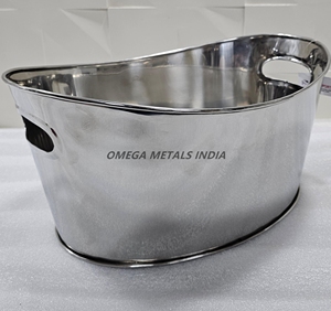 Bañera de bebidas ovalada de acero inoxidable de alta calidad, acabado martillado con asas laterales, perfecta para enfriar vino y cerveza - Product Image 3