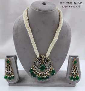 ชุดสร้อยคอจี้ห้อยไข่มุก motipearl และสร้อยคอแฟชั่นโทนสีทองชุดต่างหูสร้อยคอมุก kundan สำหรับผู้หญิงและเด็กผู้หญิง - Product Image 6