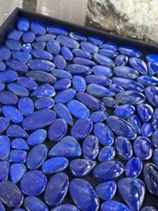 คุณภาพสูงธรรมชาติ Lapis Lazuli cabochons หลวมอัญมณีสีฟ้าในรูปไข่ตัดแร่ลูกปัดสีฟ้าตัดวงรีสำหรับทำเครื่องประดับ