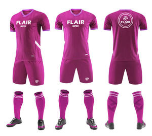 Ensembles d'uniformes de maillots de football confortables et respirants de meilleure qualité au design personnalisé Service OEM pour les jeunes hommes joueurs Coupe automatisée - Product Image 2