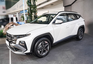 SUV Compacto 2025 1.5T Turbo Edición Lead, Volante a la Izquierda, Aire Acondicionado, Luces LED, Pantalla Táctil de 12.3 Pulgadas - Product Image 4