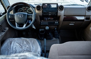 Nuevo Toyota Land Cruiser Pick-up 2025 de 3 Plazas, 4.0L Gasolina, 134hp, 6 Cilindros, Transmisión Manual, Volante a la Izquierda - Product Image 2