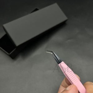 Pince à cils en acier inoxydable avec pointe en fibre rose et noir pour bébé, marque privée, pointe pointue testée à la main - Product Image 4