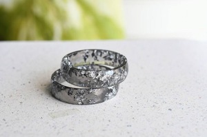 Anneaux en résine acrylique, forme ronde, faits à la main, anneaux d'amour, bijoux de fête pour femmes, vente en gros au meilleur prix - Product Image 3