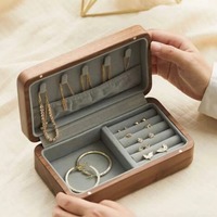 Boîte à Bijoux en Bois Unique avec Colonne Design Élégant Support de Rangement Fait Main Idéal pour Bagues Boucles d'Oreilles Colliers et Souvenirs