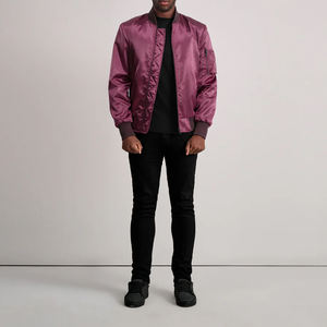 Chaqueta Bomber Maroon Satin Poliéster Forro Cierre de cremallera Varsity Collar Rib Knit Cuffs Utility Pocket Sleeve - Product Image 4