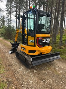 รถขุดขนาดเล็ก JCB 19C มือสองของแท้ ขายส่ง น้ำหนัก 2 ตัน กำลังเครื่องยนต์ 120 กิโลวัตต์ รับประกัน 2 ปี กำลังขุดสูง - Product Image 5