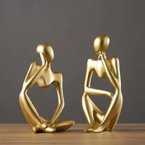 Haute Qualité Figurine Sculpture Bureau Table Décoration Statue Humaine Cadre En Or Noir Fini Statue Base En Bois - Product Image 4