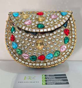 Bolso de Mano de Mosaico de Vidrio y Latón con Encanto Vintage, Bolso Ovalado de Arte Popular Hecho a Mano Tradicional para Bodas Indias, Artesanía de Sueño de la India - Product Image 1