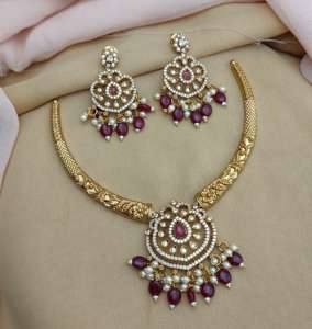 Ensemble de collier de luxe minimal CZ pour femmes bijoux en laiton léger de finition de qualité supérieure avec boucles d'oreilles pour vêtements de fête avec finition mate - Product Image 4