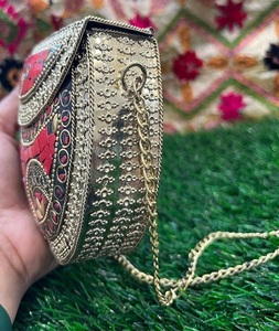 Sac à main exclusif pour dames en métal mosaïque Pochette de soirée avec poignées élégantes en laiton - Product Image 6