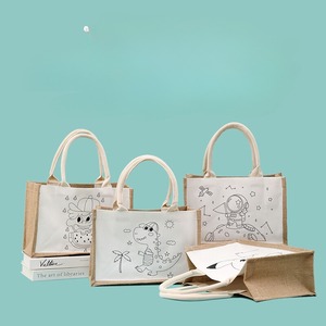 กระเป๋าผ้าแคนวาสทรูงเจีย 31x21x13 ซม. คอลเลกชันสมุดระบายสีลายดอกไม้แฟชั่น - Product Image 4