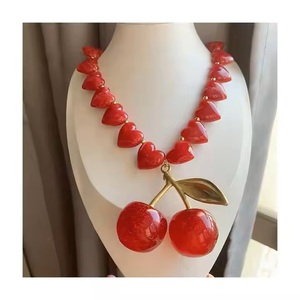 Bijouterie Usine Cadeau Saint Valentin Collier Chunky Résine Coeur Cerise Collier Joyeria De Acero Inoxidable Joyas - Product Image 1