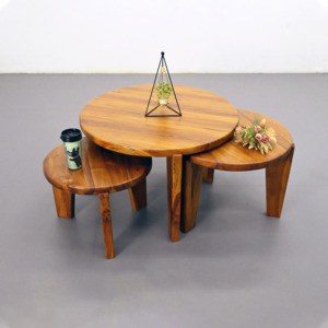 طاولة قهوة من خشب الساج بثلاثة أرجل متداخلة من إندونيسيا بحجم كبير لغرفة المعيشة - Product Image 2